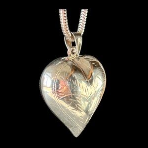 Elegant Silver Heart Pendant Necklace